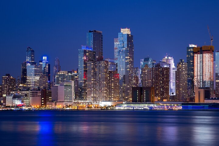 Manhattan Skyline Cruise: Unforgettable Night Views & City Lights!