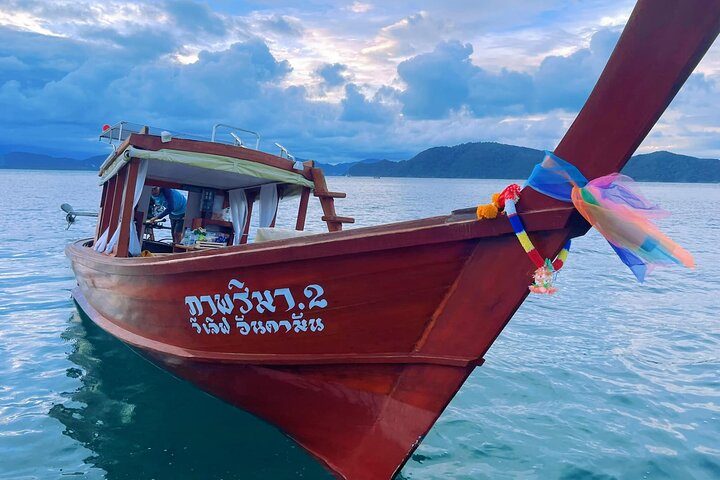 Phuket's Luxurious Traditional Boat Ride to Coral Island: A Stylish Sea Adventure