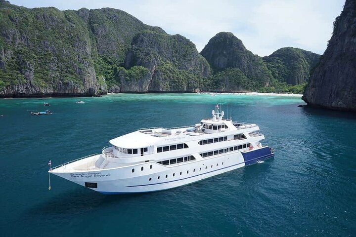 Phi Phi Islands Ferry Adventure: Snorkel, Sail & Savor Paradise!