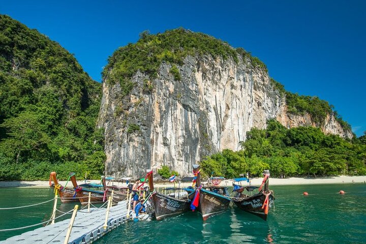 Discover Hong Island's Beauty: A Krabi Longtail Boat Adventure
