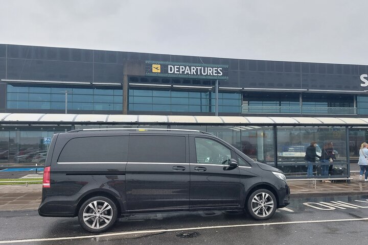 Luxury Car Service: Shannon Airport to Killarney Private Transfer