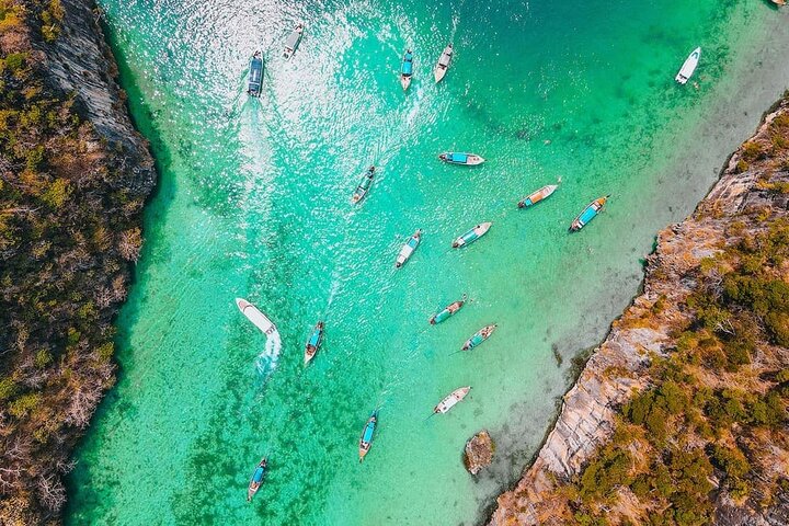 Discover Paradise: Phi Phi Islands Speedboat Adventure!