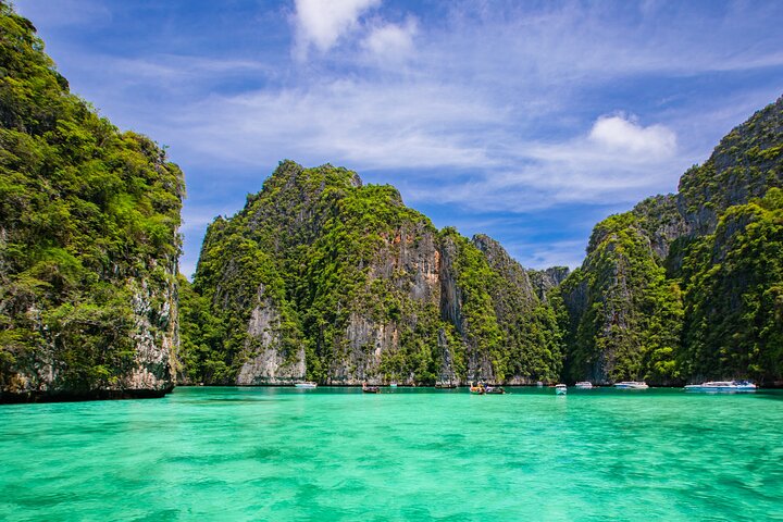 Phuket's Paradise Found: Phi Phi Islands & Maya Bay Speedboat Adventure