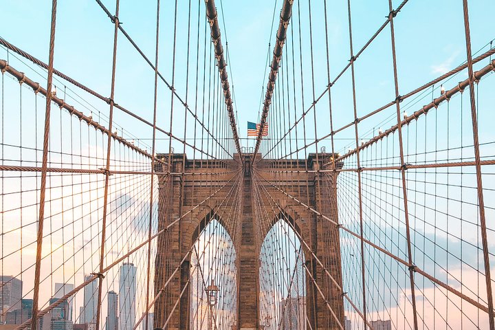 Unlock the Secrets: Brooklyn Bridge Walking Tour Adventure