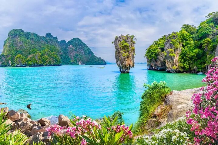 Unforgettable James Bond Island Sea Canoe Adventure by Speedboat