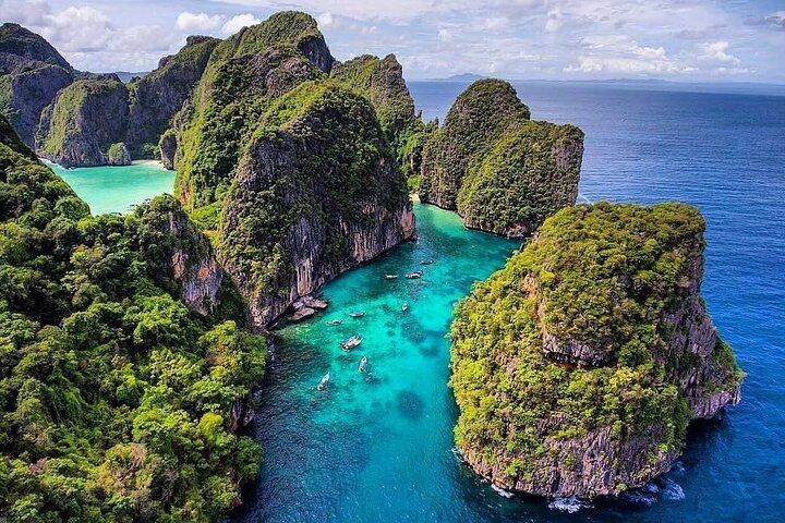 Discover Paradise: Private Phi Phi & Khai Islands Speedboat Adventure
