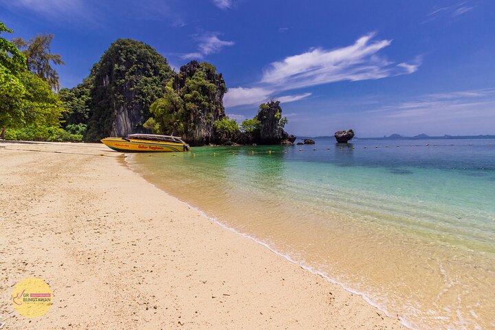 Explore Krabi's Paradise: Hong Islands Speed Boat Tour