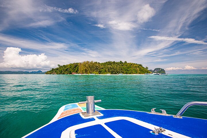 Island Hopping Bliss: Explore Maya Bay, Monkey Bay & Phi Phi from Koh Lanta!
