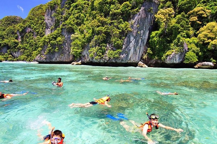 Unveiling Paradise: VIP Phi Phi & Bamboo Island Speedboat Adventure