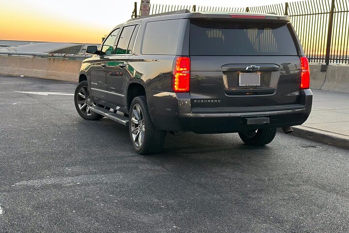 Stress-Free Arrival: Private Transfer from LGA to Washington