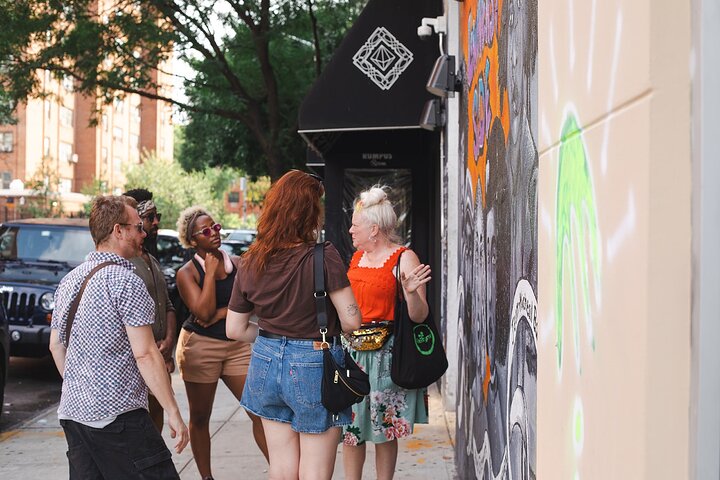 NYC's Downtown Unveiled: A 6-Hour Neighborhood & High Line Adventure!