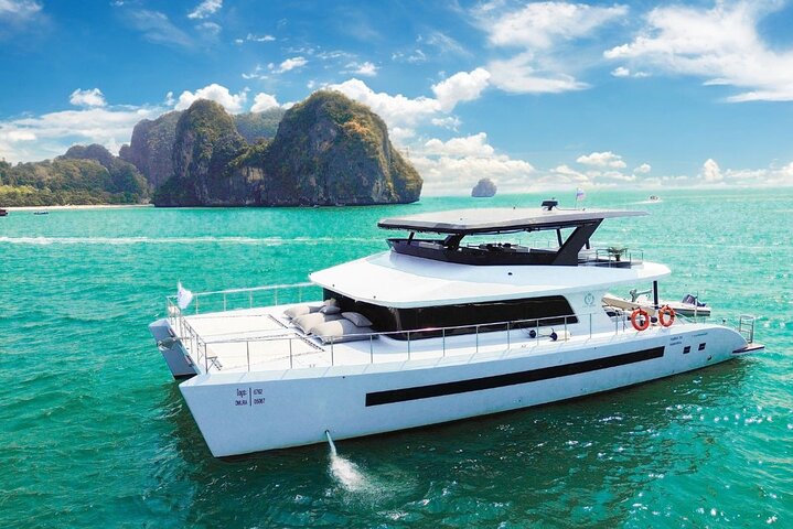 Luxury Yacht Escape: Krabi's 4 Island Snorkeling & Kayak Adventure
