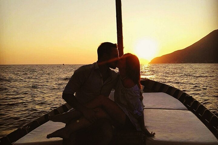 Sunset Bliss: Private Boat Tour to Lipari's Faraglioni