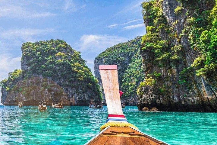 Phi Phi & Bamboo Island Speedboat Tour: Discover Paradise!