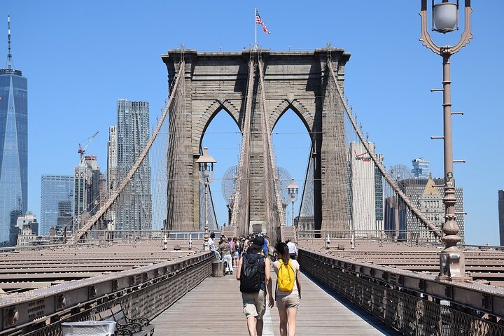 Unforgettable Brooklyn Bridge & Manhattan Walking Adventure