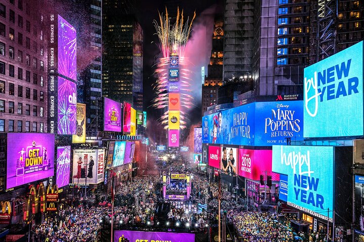 East Coast Adventure: 6-Day D.C., Niagara, and Boston Tour from NYC