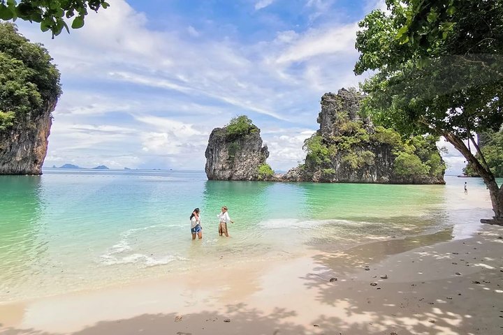 Discover Paradise: Koh Hong Island Speedboat Adventure from Krabi
