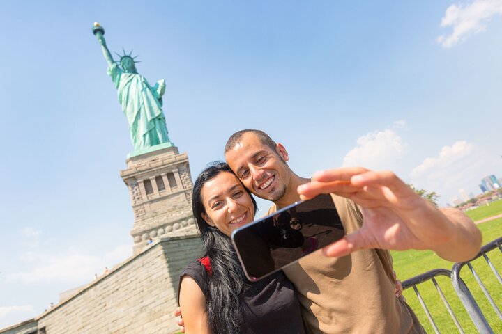 NYC History Immersion: Liberty, Ellis Island & 9/11 Memorial Tour