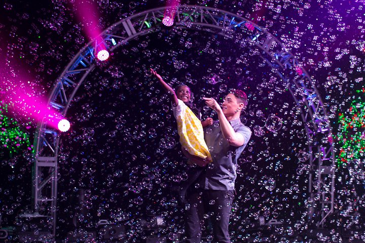 Gazillion Bubble Show: Mesmerizing Family Fun in NYC!