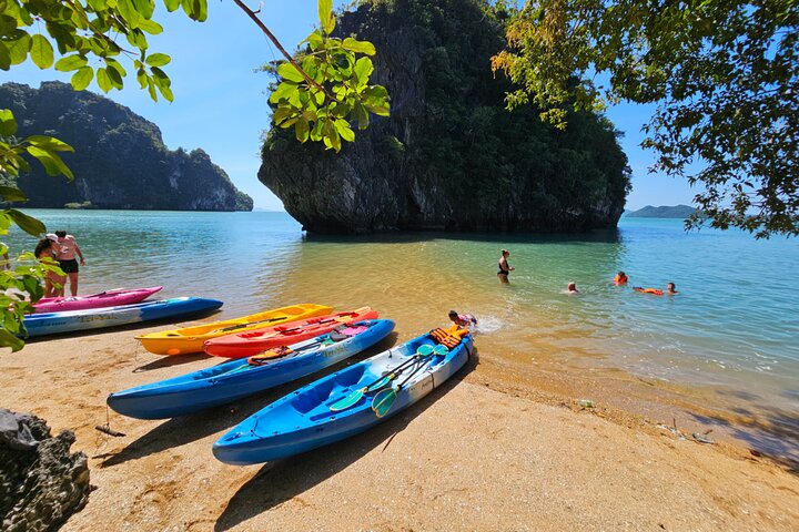 Discover Ko Lanta's Hidden Gems: Kayaking Adventure through Islands & Caves