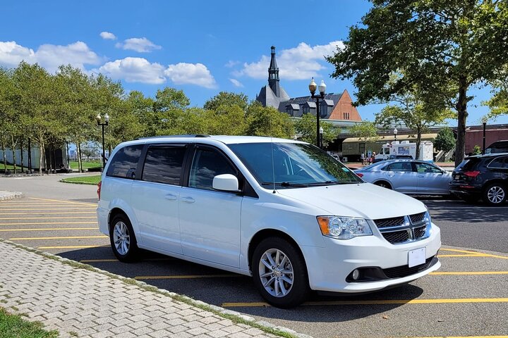 Stress-Free Airport Transfer: Times Square to Newark Airport
