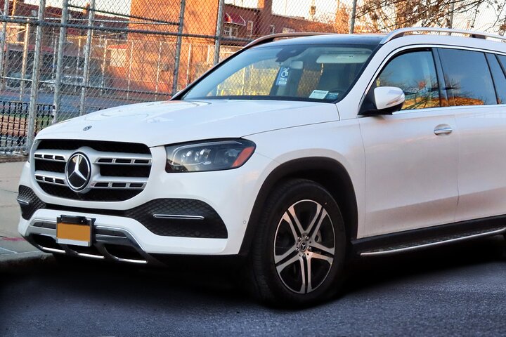 Stress-Free Airport Transfer: NYC to La Guardia Private Ride