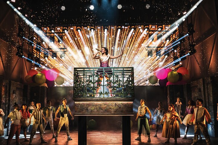 & Juliet on Broadway: A Pop-Fueled Twist on a Classic!