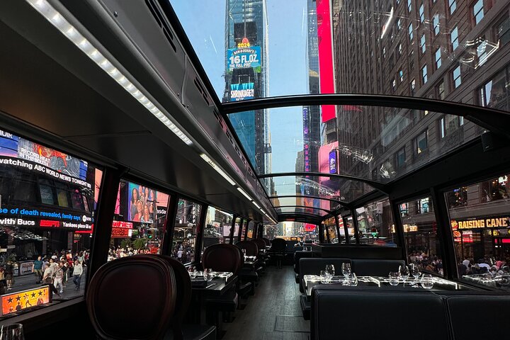 NYC Culinary Wonders: A Luxurious 6-Course Dinner Bus Tour