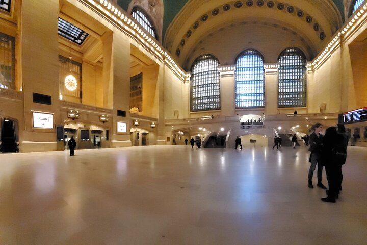 Unlock Grand Central's Secrets: A Private Historical & Architectural Tour