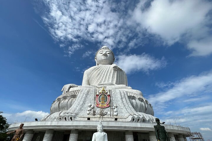 Unveiling Phuket: A Cultural & Natural Landmark Tour