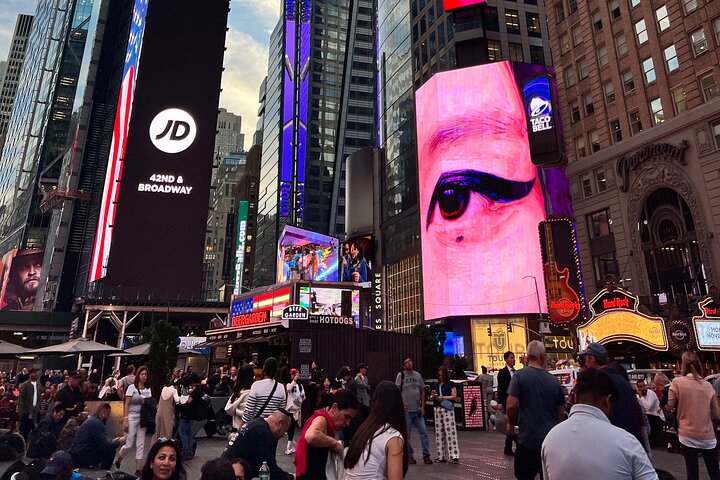 Manhattan Midtown Marvels: A Private Walking Tour of Times Square, Grand Central & Rockefeller