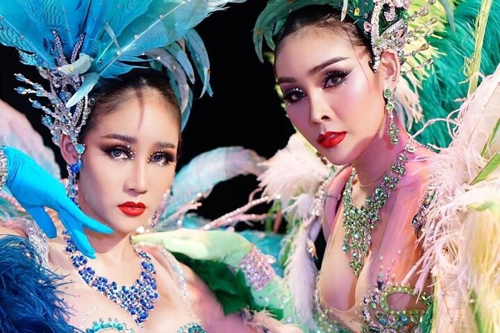 Experience Phuket's Dazzling Drag Extravaganza: Simon Cabaret!