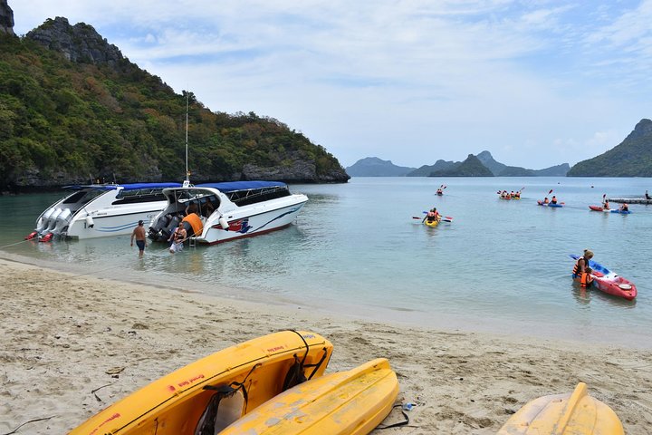 Angthong Marine Park Speedboat Adventure: Snorkel, Kayak & Breathtaking Views!