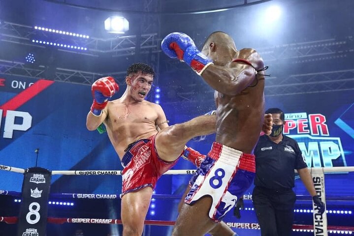 Feel the Roar: Experience Electrifying Muay Thai at Patong Boxing Stadium!