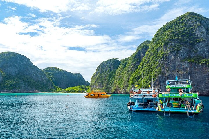 Phi Phi & Khai Islands Speedboat Adventure: Seaviews, Snorkeling & Lunch!